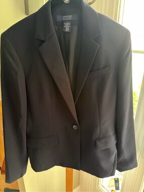 Jones Wear Essentials Size 6 Navy Blue Single-Button Lined Blazer. New with Tags